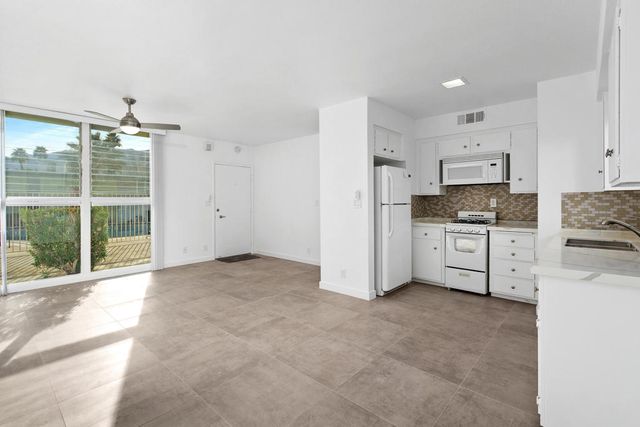 1777 E Arenas Road 1, Palm Springs, CA 92262