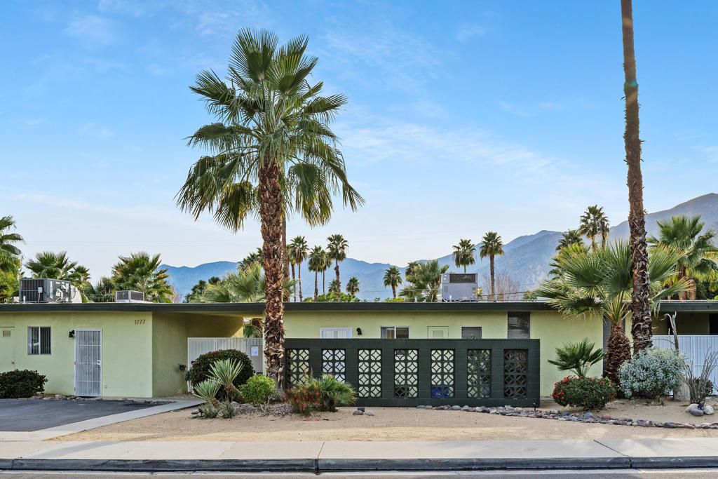 1777 E Arenas Road 1, Palm Springs, CA 92262
