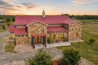 2103 County Road 320, Granger, TX 76530