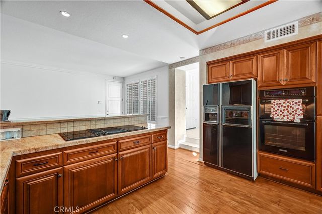 11 Harborcrest, Irvine, CA 92604