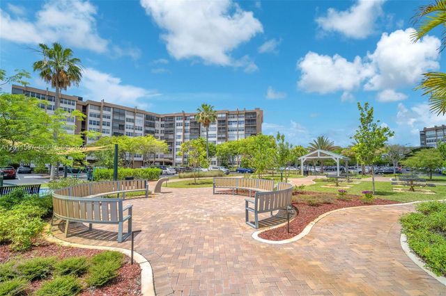 1200 Saint Charles Pl 415, Pembroke Pines, FL 33026