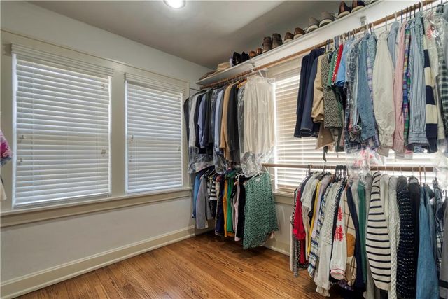 4983 Ward Parkway, Kansas City, MO 64112