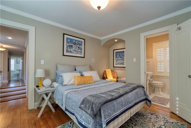 4983 Ward Parkway, Kansas City, MO 64112