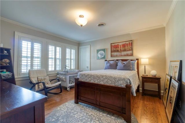 4983 Ward Parkway, Kansas City, MO 64112