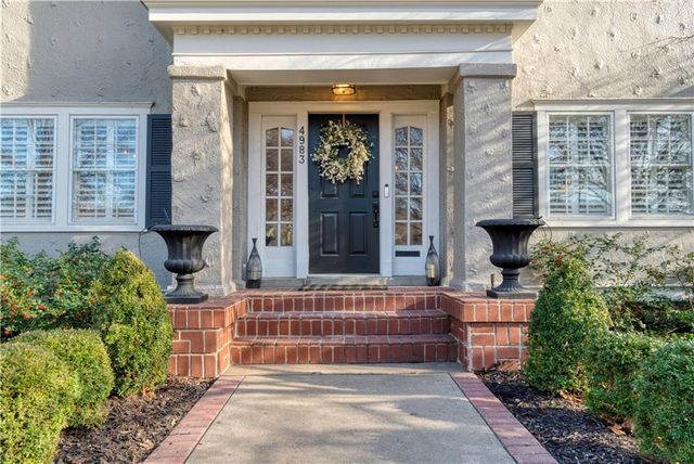 4983 Ward Parkway, Kansas City, MO 64112