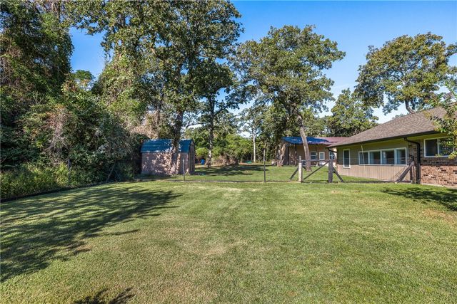 3 Bobby Jones Lane, Hilltop Lakes, TX 77871