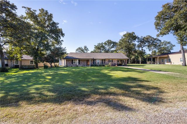 3 Bobby Jones Lane, Hilltop Lakes, TX 77871