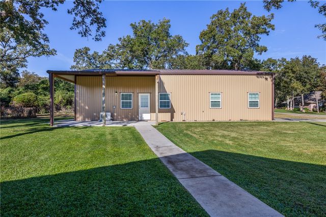 3 Bobby Jones Lane, Hilltop Lakes, TX 77871