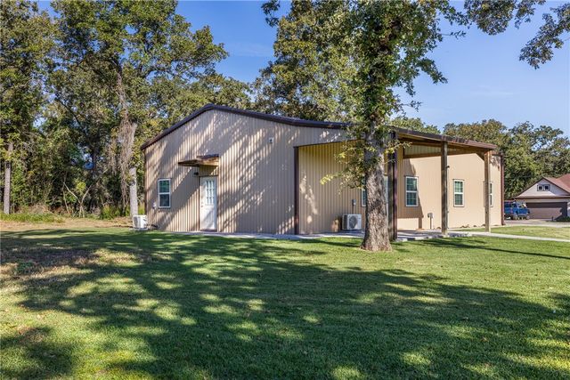 3 Bobby Jones Lane, Hilltop Lakes, TX 77871