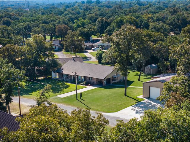 3 Bobby Jones Lane, Hilltop Lakes, TX 77871