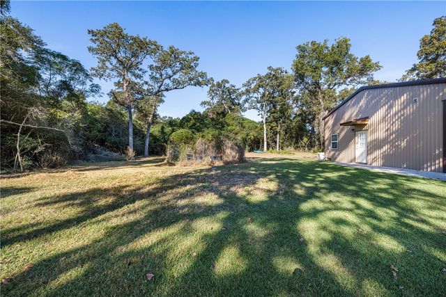 3 Bobby Jones Lane, Hilltop Lakes, TX 77871