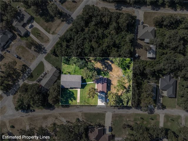 3 Bobby Jones Lane, Hilltop Lakes, TX 77871