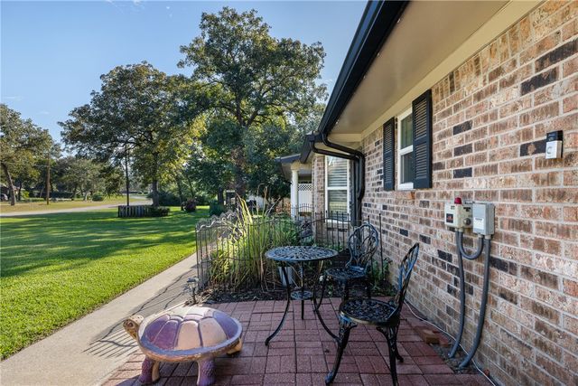 3 Bobby Jones Lane, Hilltop Lakes, TX 77871