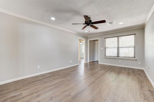 327 Woodcrest Drive, Norman, OK 73071