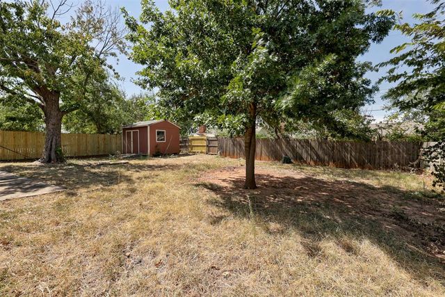 327 Woodcrest Drive, Norman, OK 73071