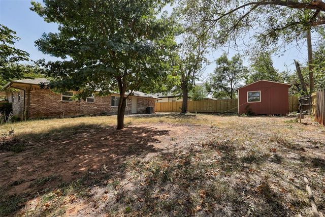 327 Woodcrest Drive, Norman, OK 73071