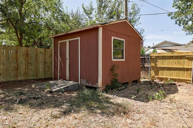 327 Woodcrest Drive, Norman, OK 73071