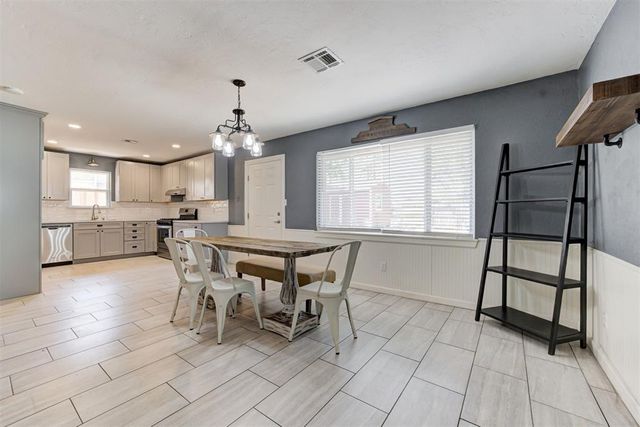 327 Woodcrest Drive, Norman, OK 73071