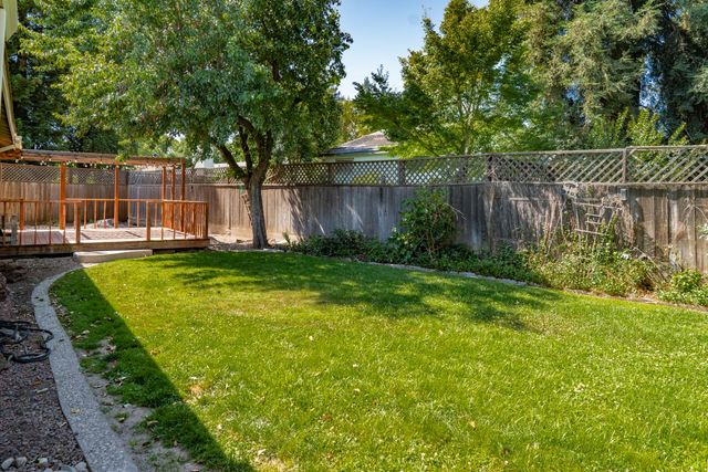3724 Glenview Ct, Modesto, CA 95355