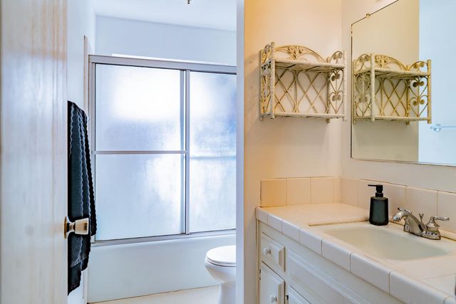 3724 Glenview Ct, Modesto, CA 95355