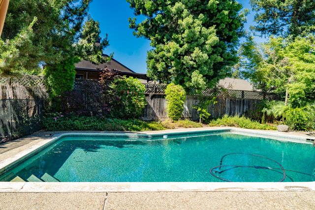 3724 Glenview Ct, Modesto, CA 95355