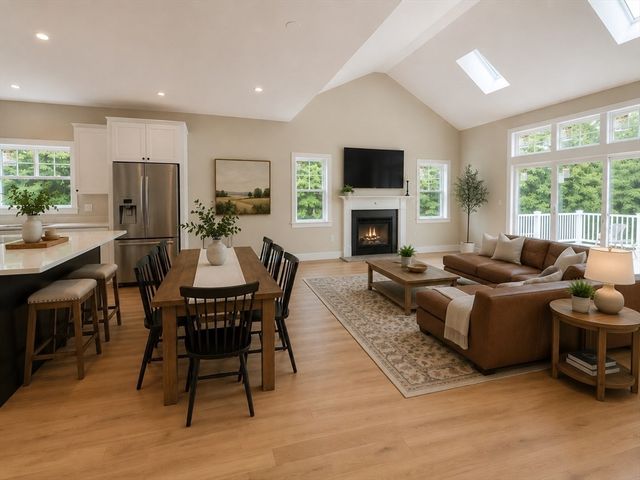 19 West Main Street, Upton, MA 01568