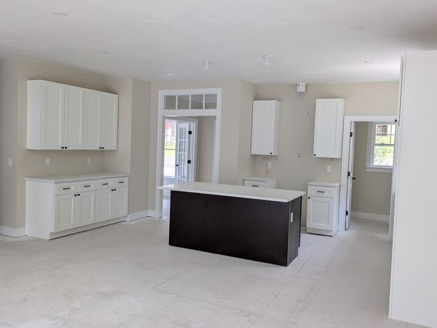 19 West Main Street, Upton, MA 01568