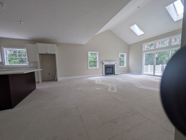 19 West Main Street, Upton, MA 01568