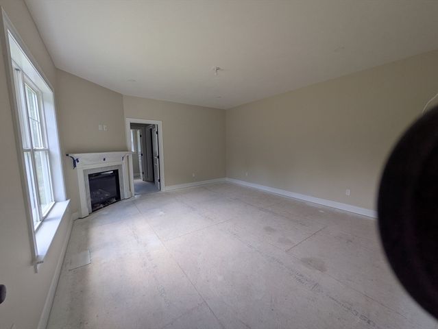 19 West Main Street, Upton, MA 01568