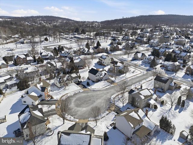 3 KAREN CT, Stevens, PA 17578