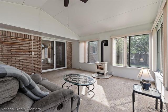 2082 Kingswood Drive, Flint, MI 48507