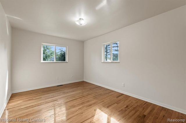 2082 Kingswood Drive, Flint, MI 48507