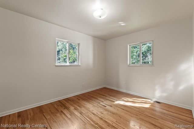 2082 Kingswood Drive, Flint, MI 48507