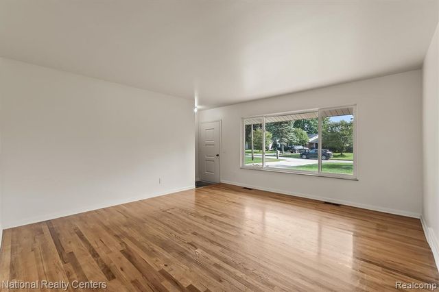 2082 Kingswood Drive, Flint, MI 48507