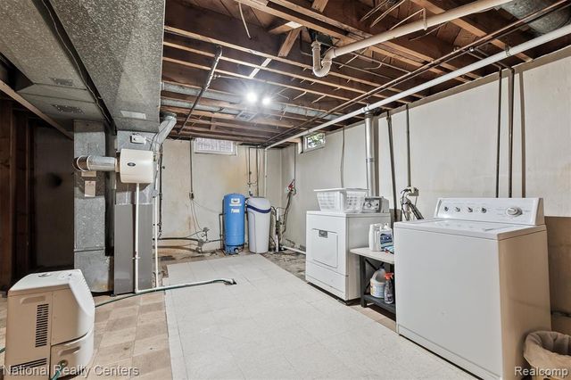 2082 Kingswood Drive, Flint, MI 48507
