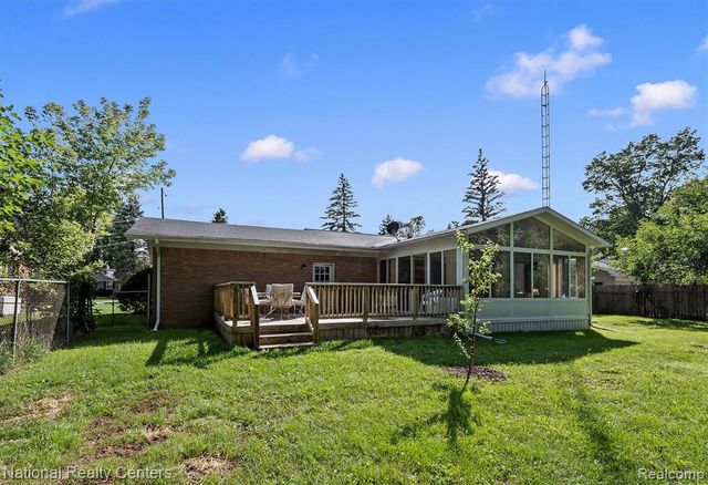2082 Kingswood Drive, Flint, MI 48507