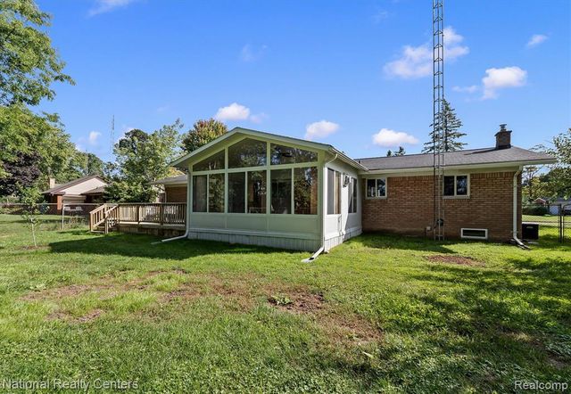 2082 Kingswood Drive, Flint, MI 48507