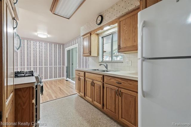 2082 Kingswood Drive, Flint, MI 48507