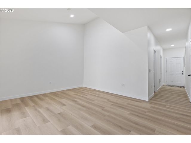 8115 Ne WILKINS St, Hillsboro, OR 97006