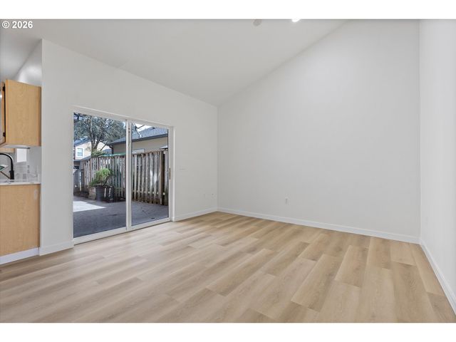 8115 Ne WILKINS St, Hillsboro, OR 97006