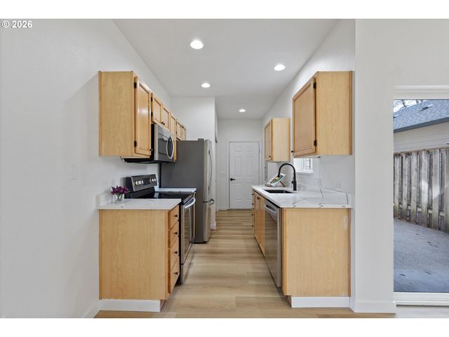 8115 Ne WILKINS St, Hillsboro, OR 97006