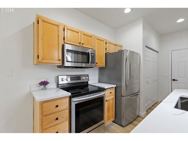 8115 Ne WILKINS St, Hillsboro, OR 97006