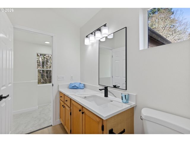 8115 Ne WILKINS St, Hillsboro, OR 97006