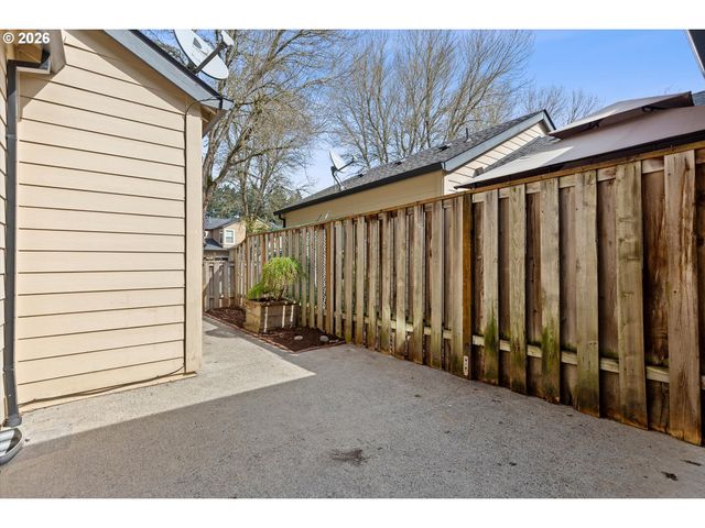 8115 Ne WILKINS St, Hillsboro, OR 97006