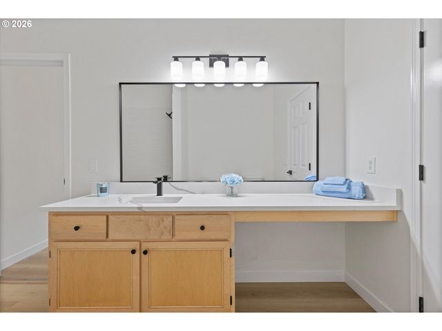 8115 Ne WILKINS St, Hillsboro, OR 97006