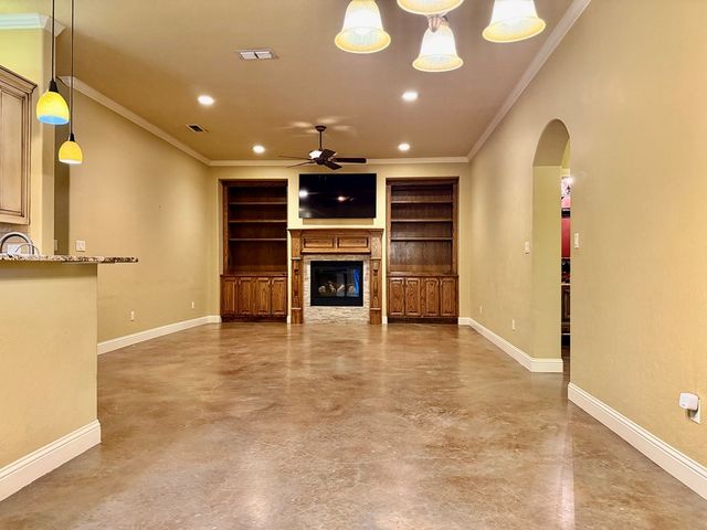 4316 Wood Dr, Midland, TX 79707