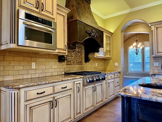 4316 Wood Dr, Midland, TX 79707