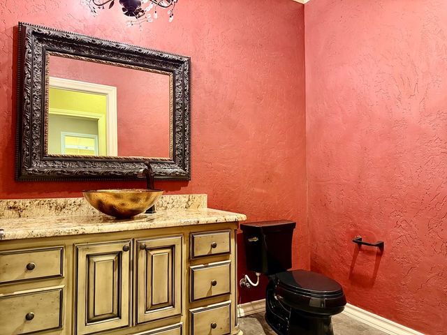 4316 Wood Dr, Midland, TX 79707