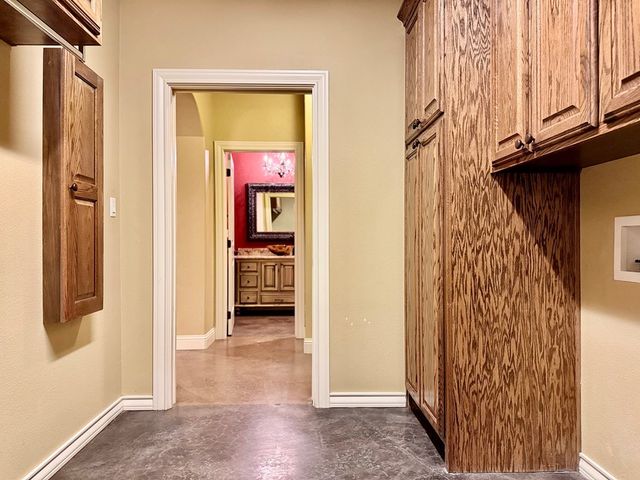 4316 Wood Dr, Midland, TX 79707