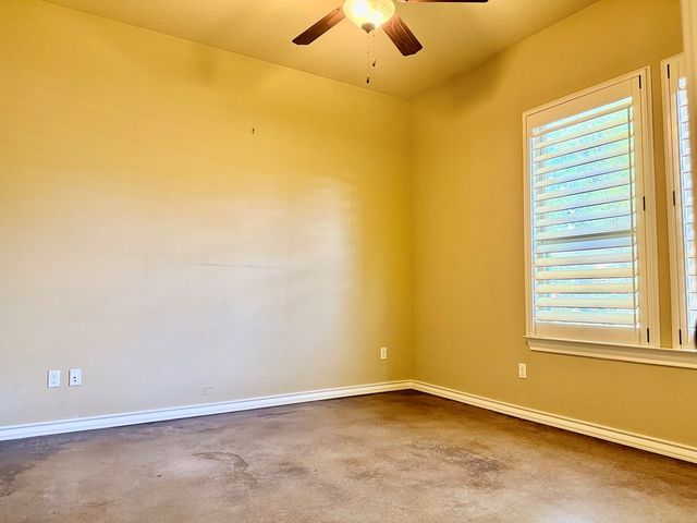 4316 Wood Dr, Midland, TX 79707